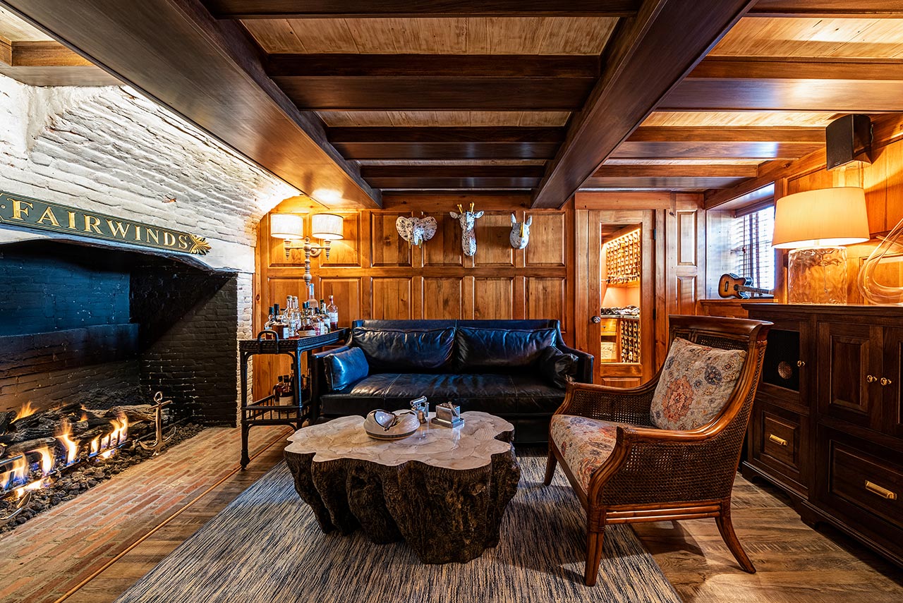 nantucket-saltbox-house-renovation-sitting-room