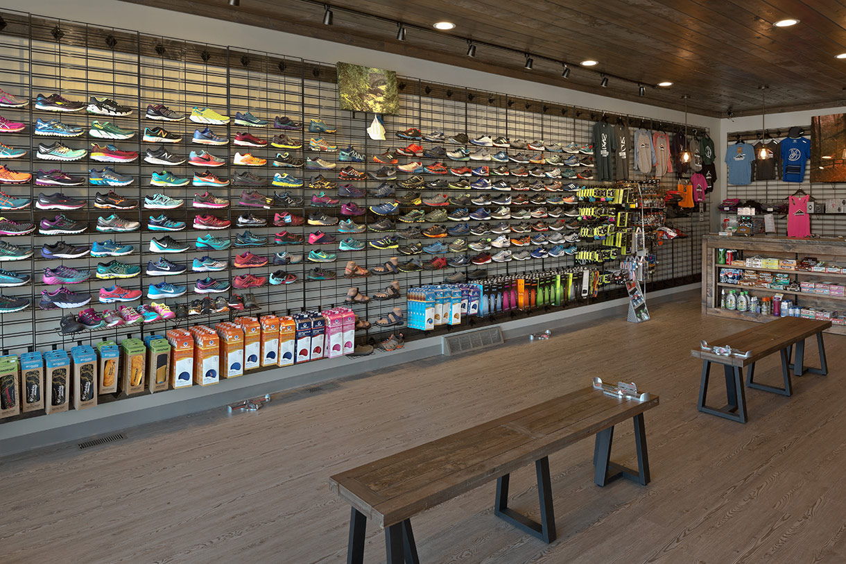 Retail shoe display