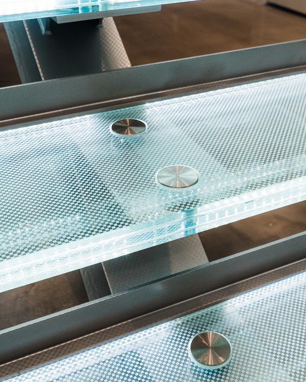 Glass stair tread detail