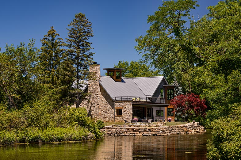 Peninsula Pool House