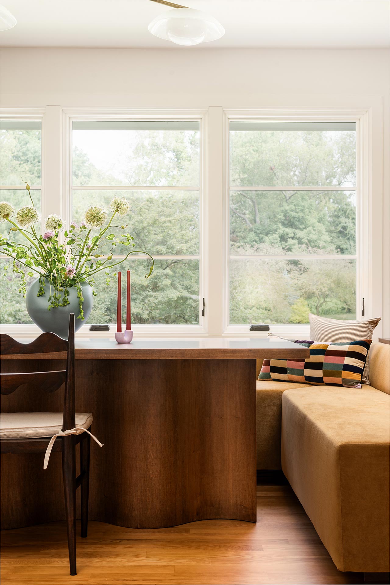 akron-legacy-112948-in-kitchen-dining-room