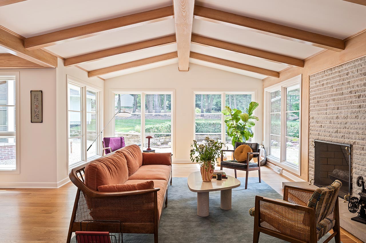 akron-legacy-122705-living-room