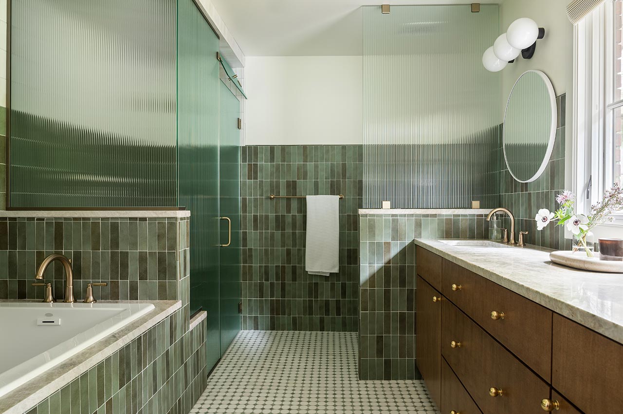 akron-legacy-145430-master-bath